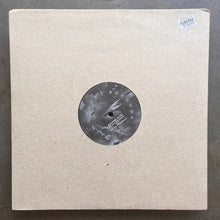 Round Five Feat. Tikiman – Na Fe Throw It