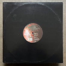 2562 – Love In Outer Space / Third Wave