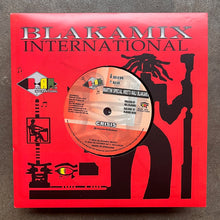 Martini Special meets Mali Blakamix – Crisis