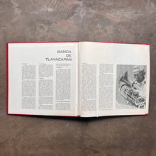 Banda De Tlayacapan – La Danza De Los Chinelos