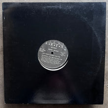 Sound Source – A Naked Theme