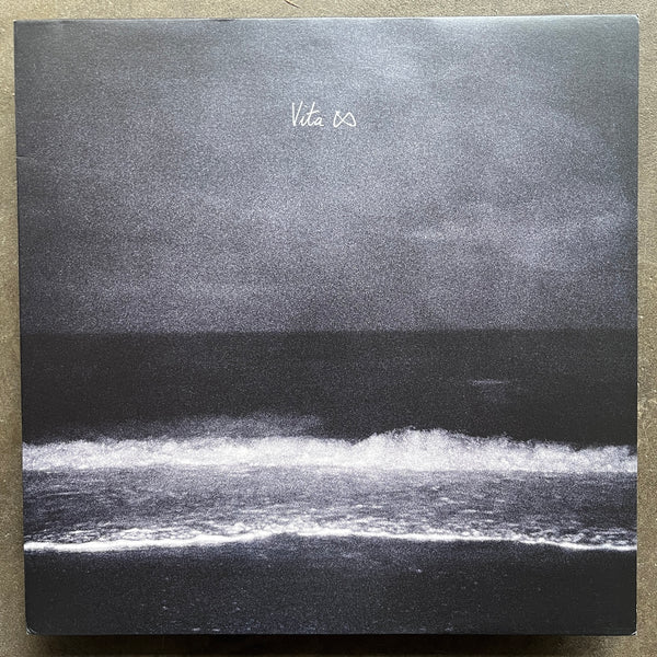 Vita – ∞