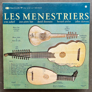 Les Ménestriers – Domino