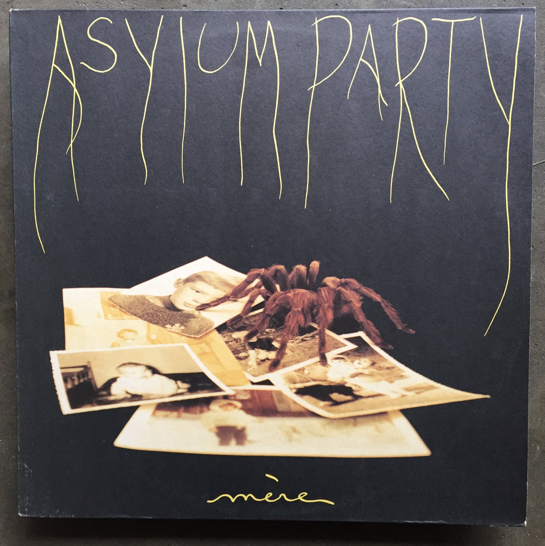 Asylum Party – Mère